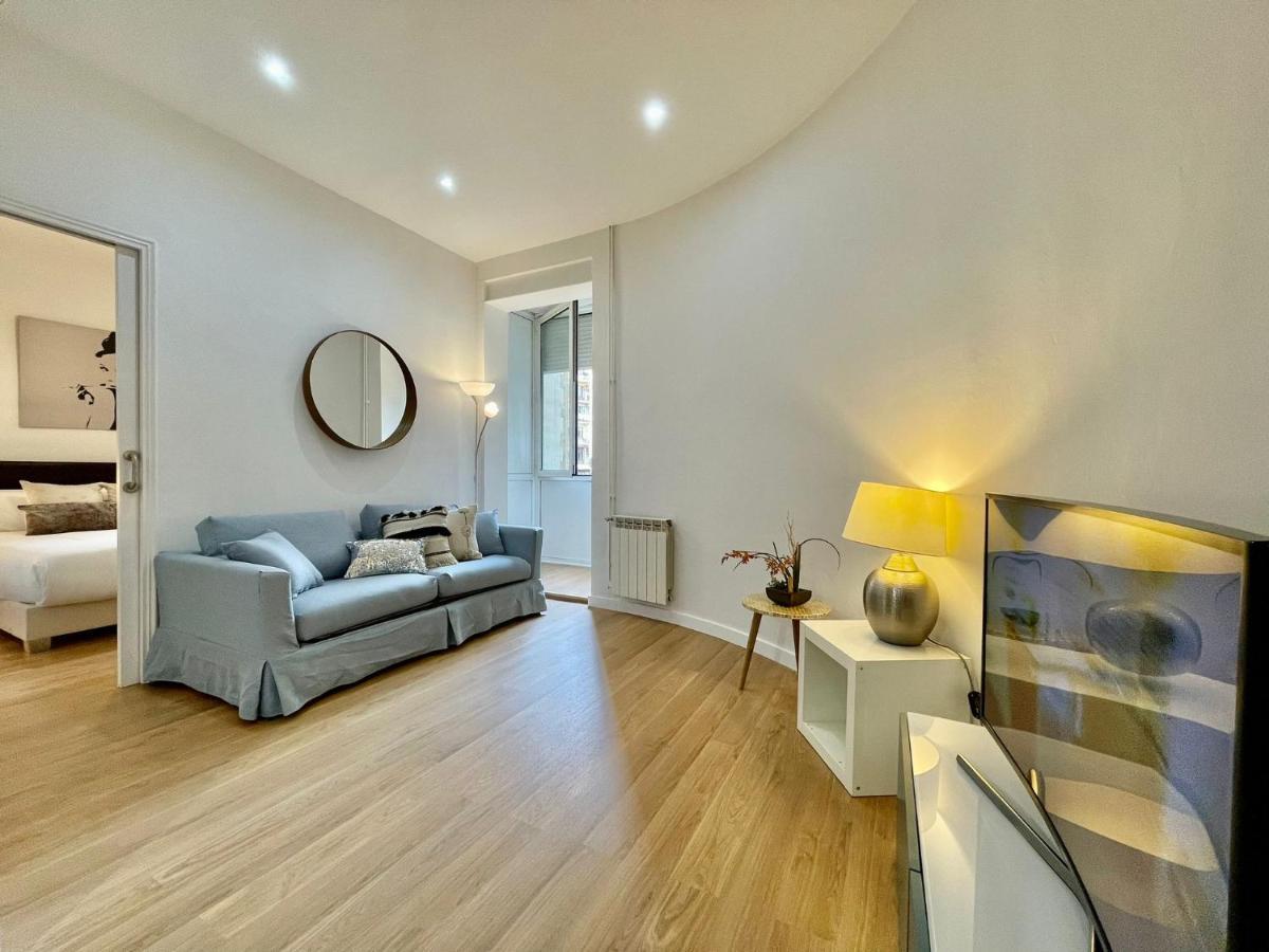 The Gaudi Suites II Барселона Екстериор снимка