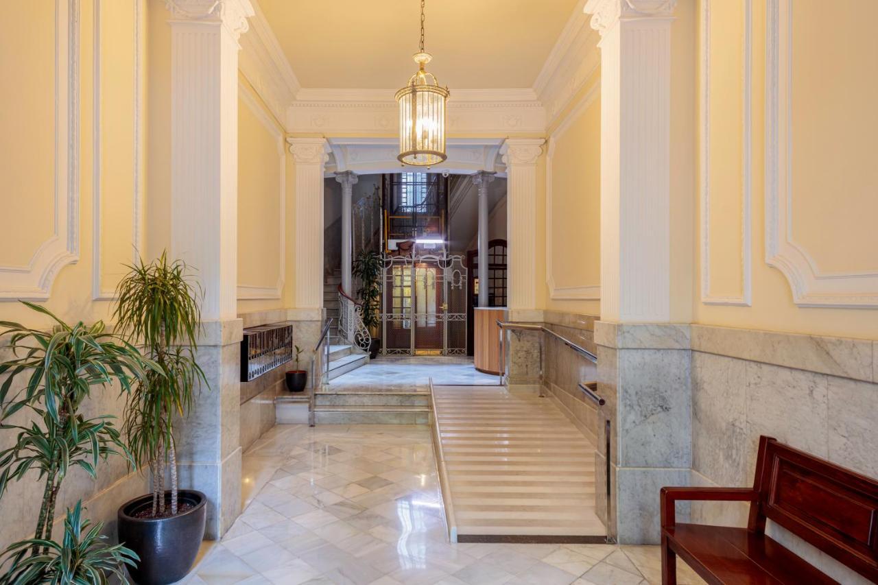 The Gaudi Suites II Барселона Екстериор снимка