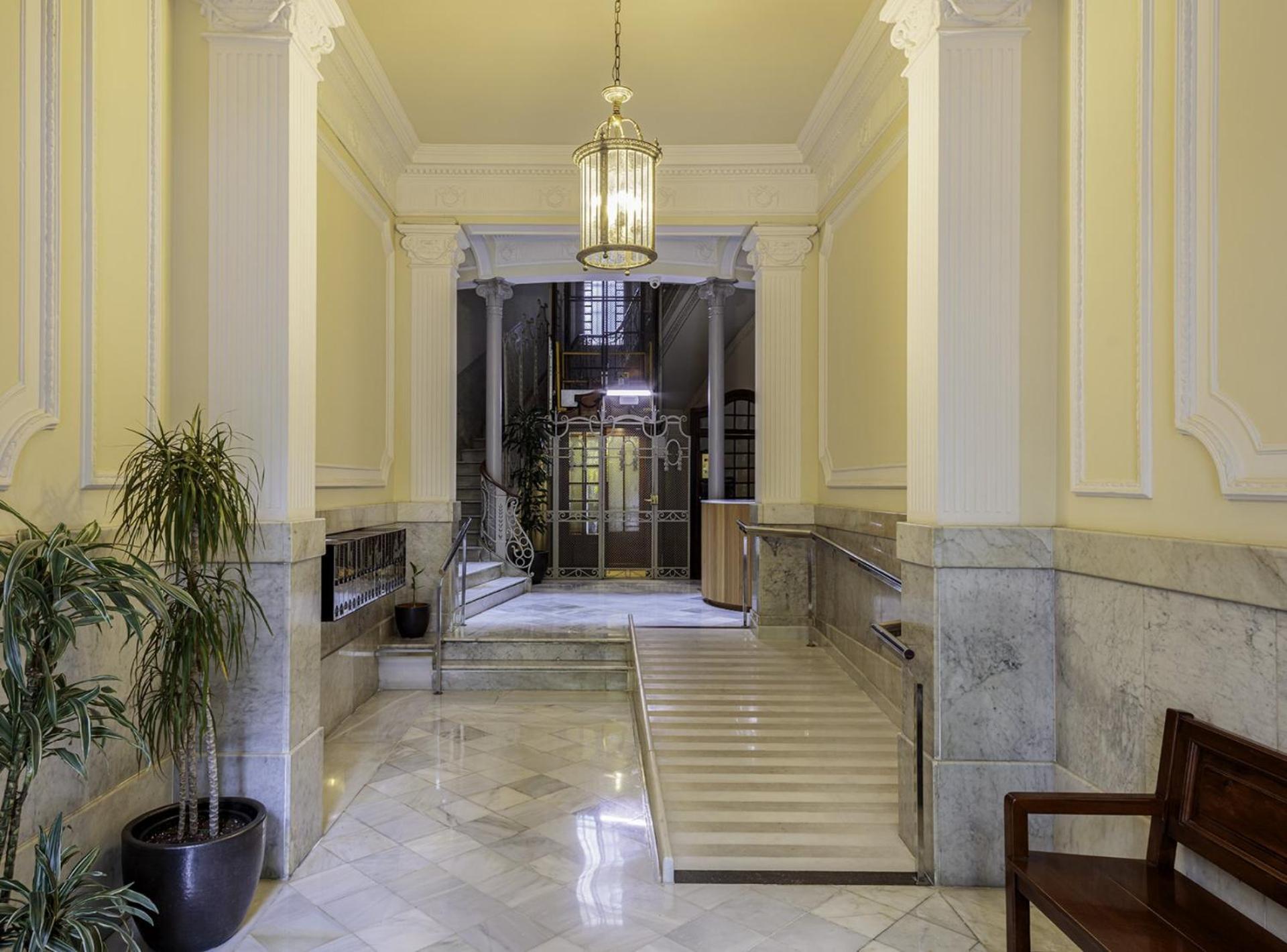 The Gaudi Suites II Барселона Екстериор снимка